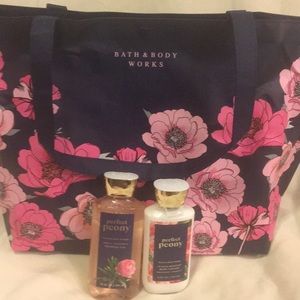 NWT Bath and Body Works Perfect Peony gift set.